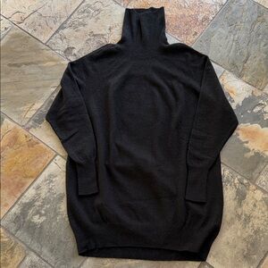 Uniqlo Women's Cashmere Elegant Black Turtleneck Sweater size Large EUC